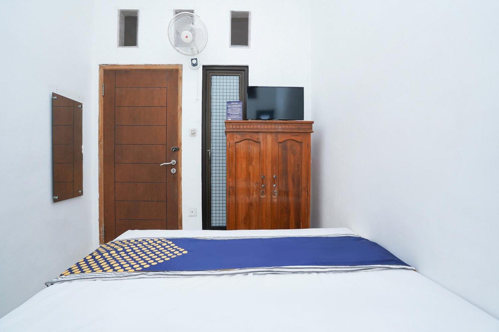 Spot On 2479 Berkah Residence Syariah Gresik エクステリア 写真
